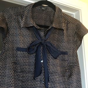 Very pretty Ann Taylor blouse